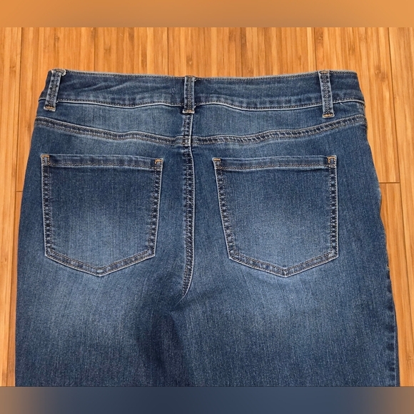 NWOT Maurcies Everflex Blue Jeans - Picture 9 of 10